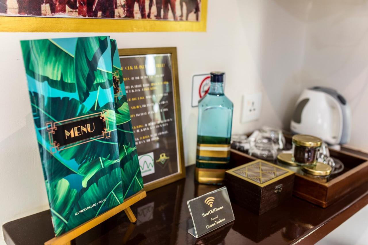 Hotel Old Cinema كامبوت المظهر الخارجي الصورة