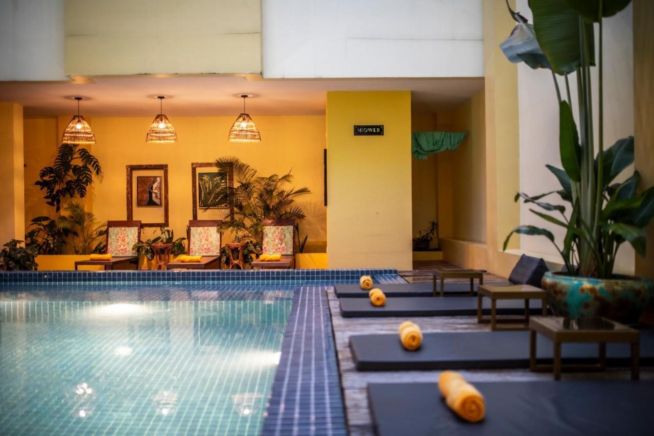 Hotel Old Cinema كامبوت المظهر الخارجي الصورة